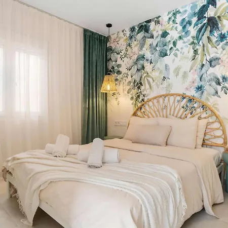 Apartment Old Town Gem With Terrace By Costarentals Marbella