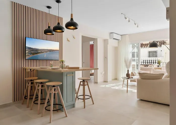 Old Town Gem With Terrace By Costarentals Lejlighed *