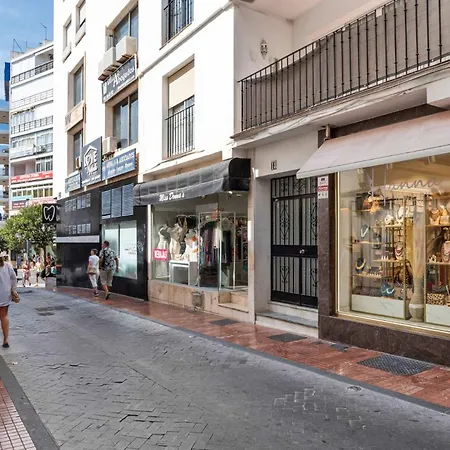 Апартаменти Old Town Gem With Terrace By Costarentals *