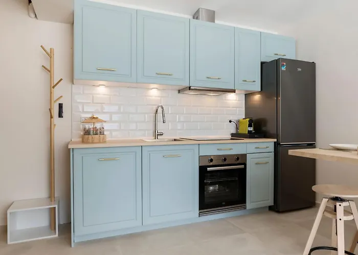 Old Town Gem With Terrace By Costarentals Апартаменти Марбелья