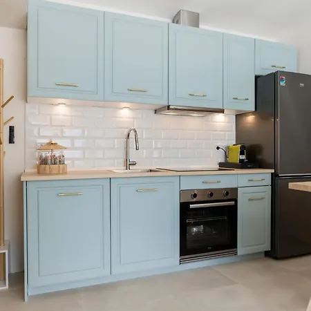 Old Town Gem With Terrace By Costarentals Appartement Marbellac