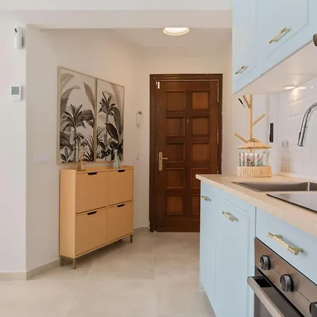 Appartement Old Town Gem With Terrace By Costarentals *