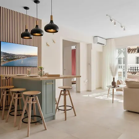Old Town Gem With Terrace By Costarentals Lejlighed *