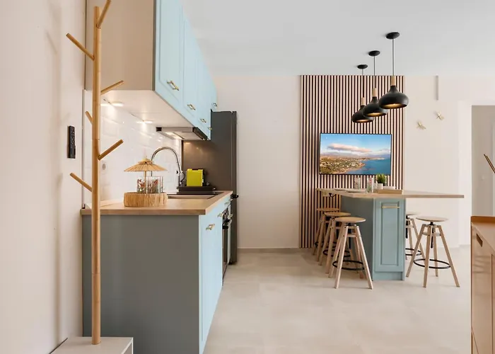 Old Town Gem With Terrace By Costarentals Appartement